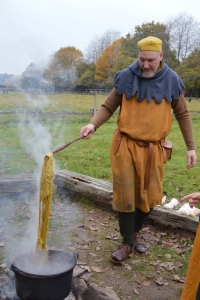 Mittelalterhaus Nienover (mit Daz grôze vrîe 1350) Okt. 2021